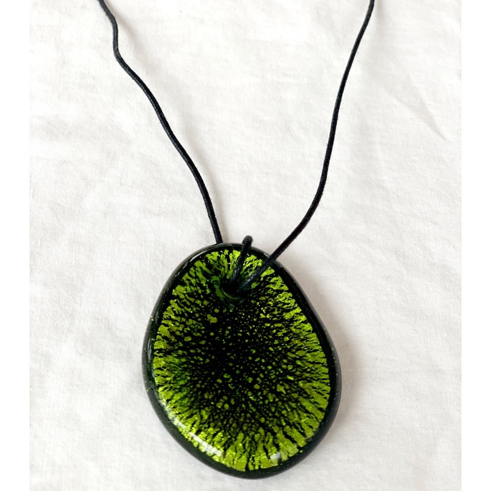 Venetian glass pendant - green & black